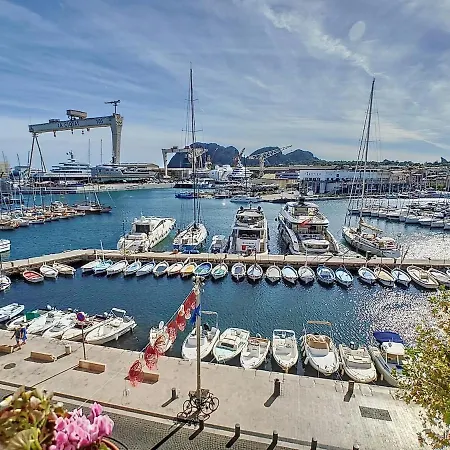 Le Classe Vip Vue Feerique Sur Le Vieux Port Daire *